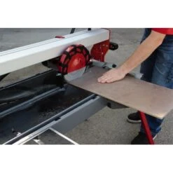 Einhell Radial-Fliesenschneidmaschine TE-TC 920 UL 19 Einhell Radial-Fliesenschneidmaschine TE-TC 920 UL -Günstiges Werkzeug Geschäft 001 TE TC 920 UL Usage Pic